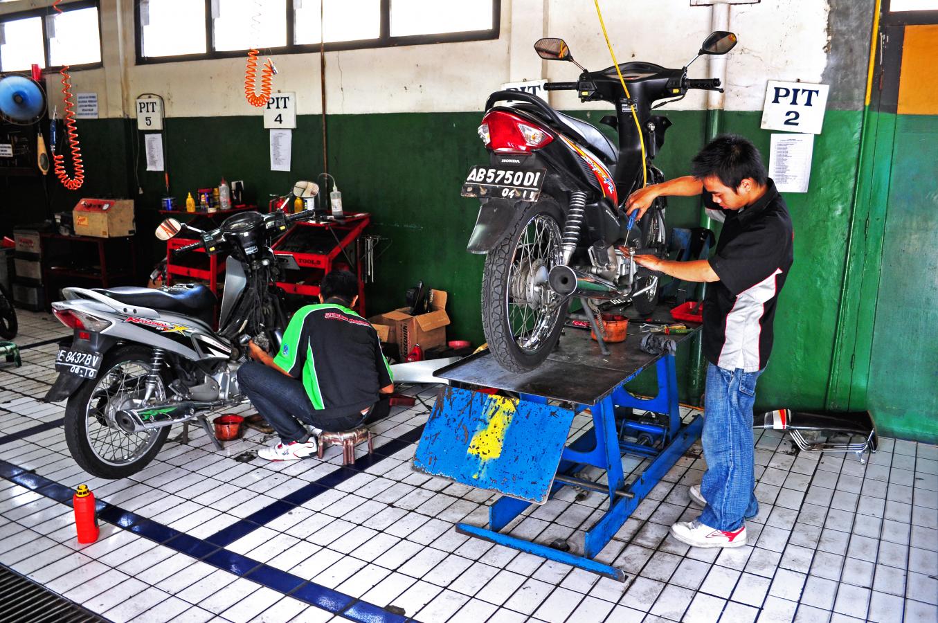 Ripto Motor: Quick Solutions for Your Car in Cilacap